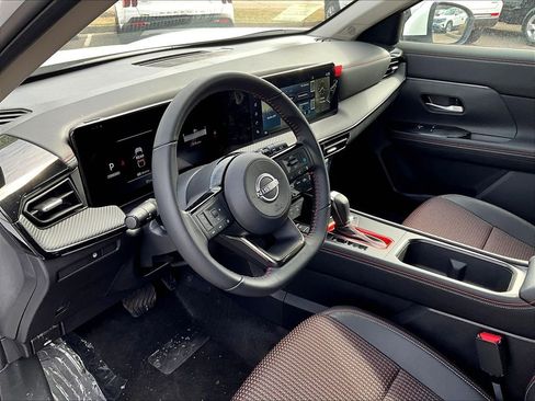 New 2025 Nissan Kicks SR AWD/4WD image 9
