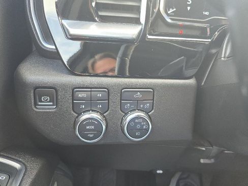 Used 2023 GMC Sierra 1500 Elevation w/ Preferred Package image 30