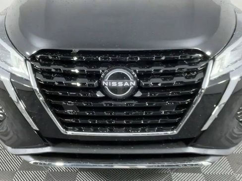 New 2025 Nissan Kicks Play S image 10