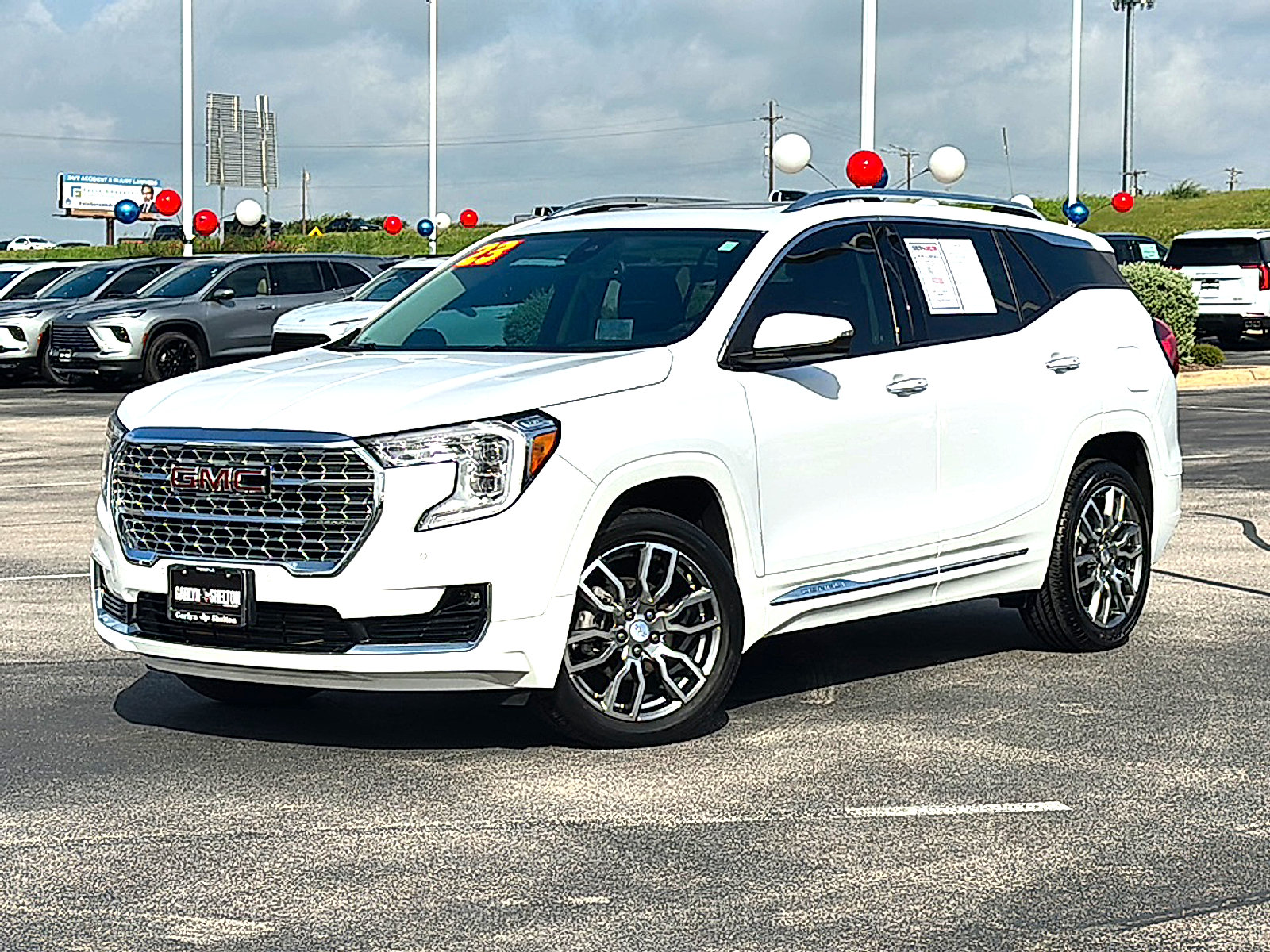 Used 2023 GMC Terrain Denali AWD/4WD image 2