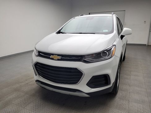 Used 2022 Chevrolet Trax LT w/ LT Convenience Package image 15