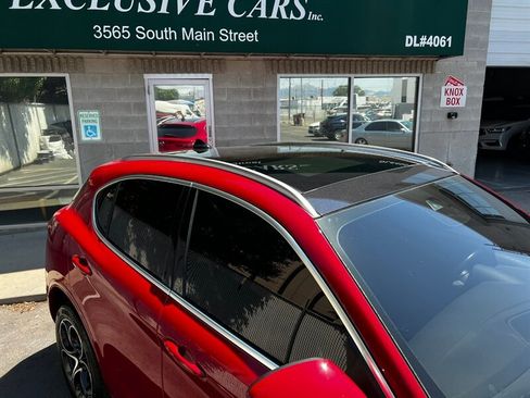 Used 2020 Alfa Romeo Stelvio Ti w/ Active Blind Spot Package AWD/4WD image 10