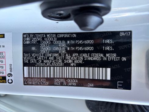 Used 2018 Toyota 4Runner Limited AWD/4WD image 34