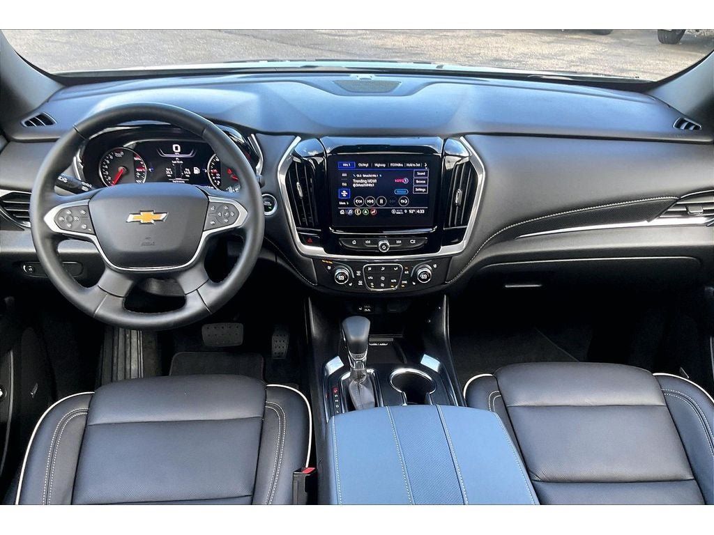Used 2023 Chevrolet Traverse Premier FWD image 17