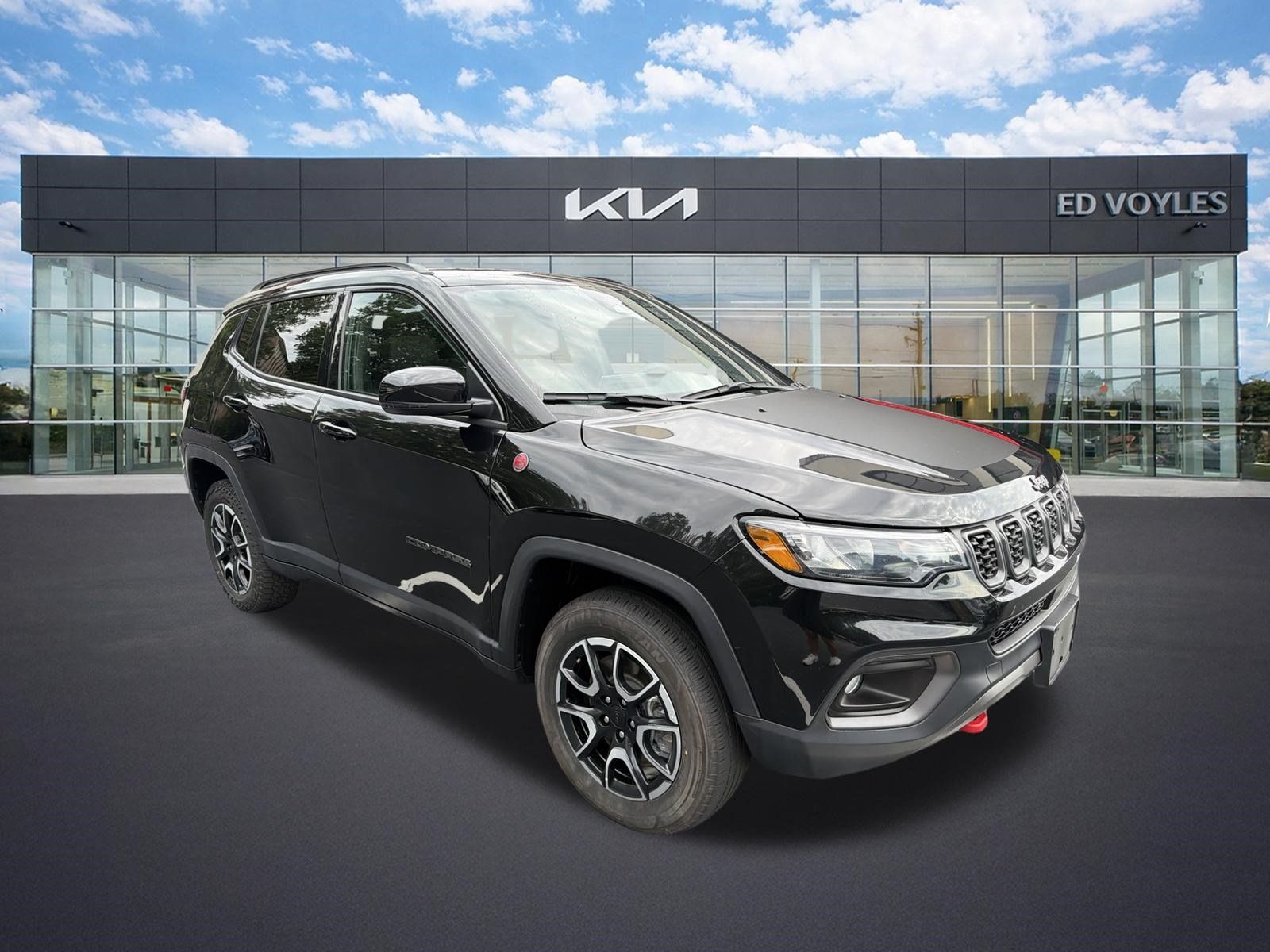 Used 2024 Jeep Compass Trailhawk AWD/4WD image 1
