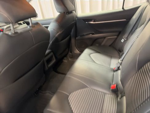 Used 2019 Toyota Camry SE image 19