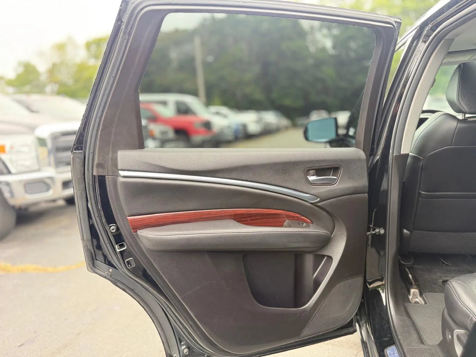 Used 2015 Acura MDX w/ Technology Package AWD/4WD image 28