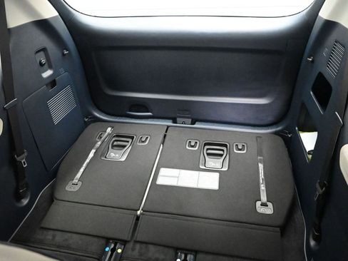 New 2026 Kia Carnival EX FWD image 30