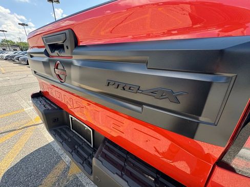 Used 2025 Nissan Frontier PRO-4X image 35