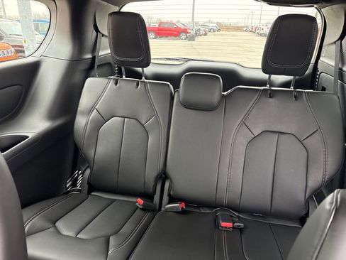 New 2026 Chrysler Pacifica Select FWD image 26