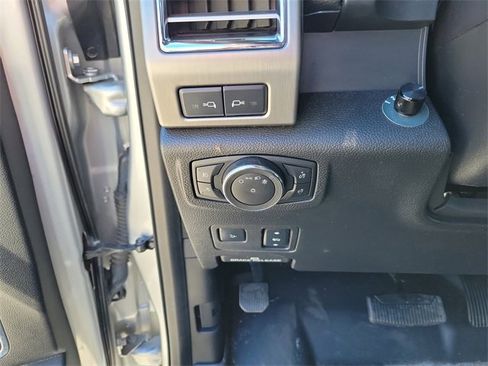 Used 2017 Ford F350 Platinum w/ Platinum Ultimate Package image 14