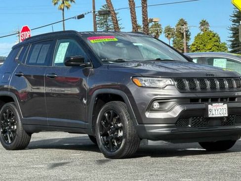 Used 2023 Jeep Compass Latitude w/ Sun and Sound Group AWD/4WD image 2