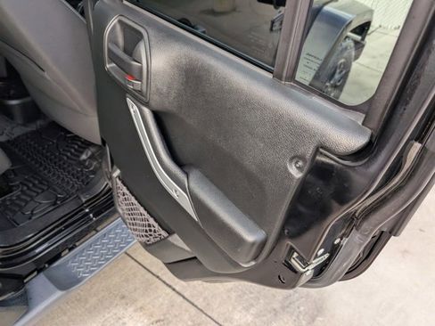 Used 2017 Jeep Wrangler Unlimited Sahara w/ Connectivity Group image 24