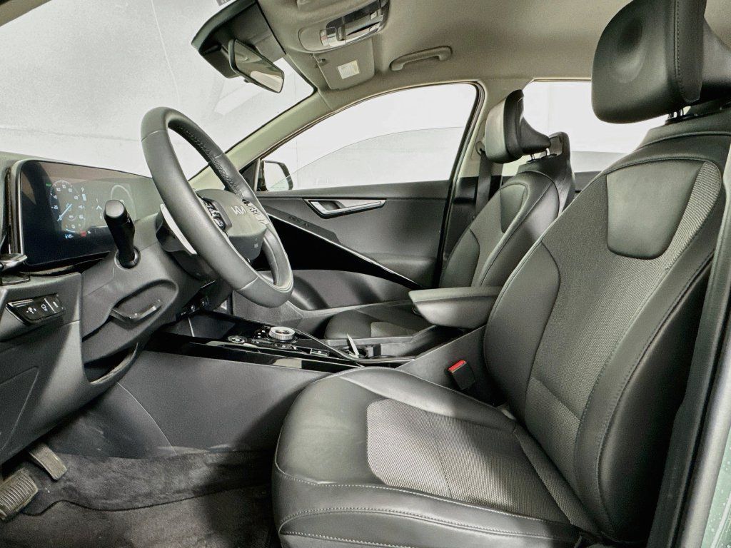 Used 2023 Kia Niro Wind w/ Wind Preserve Package FWD image 10