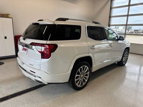Used 2023 GMC Acadia Denali w/ Denali Ultimate Package AWD/4WD image 9
