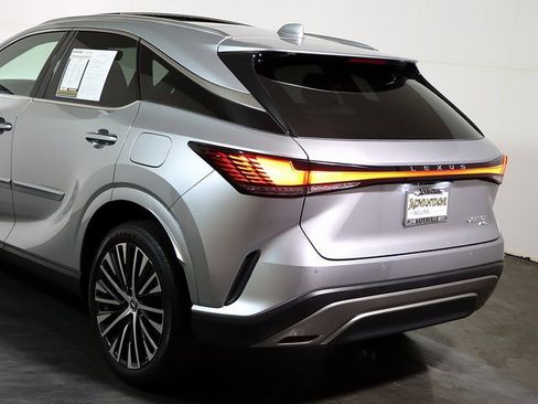 Used 2023 Lexus RX 350 350h Premium Plus image 11