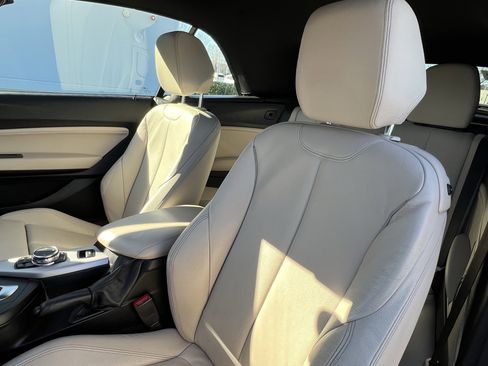 Used 2016 BMW M235i Convertible image 16