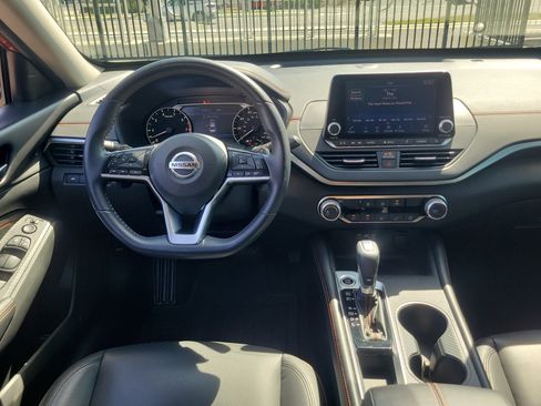 Used 2020 Nissan Altima 2.5 SR FWD image 17