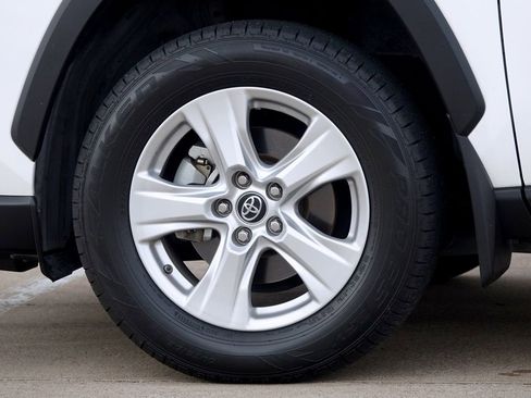 Used 2019 Toyota RAV4 XLE image 23