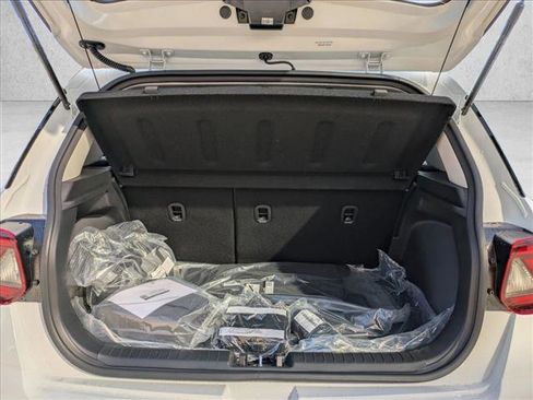 New 2026 Hyundai Venue SEL image 20