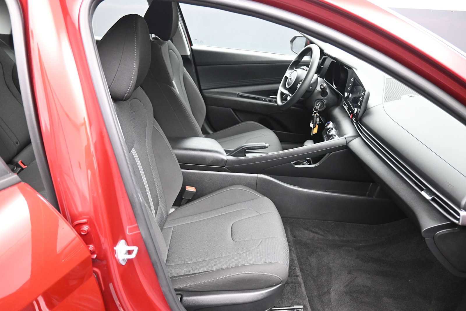 Certified 2023 Hyundai Elantra SE FWD image 24