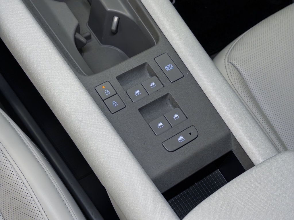 Used 2025 Hyundai Ioniq 6 SEL RWD image 9