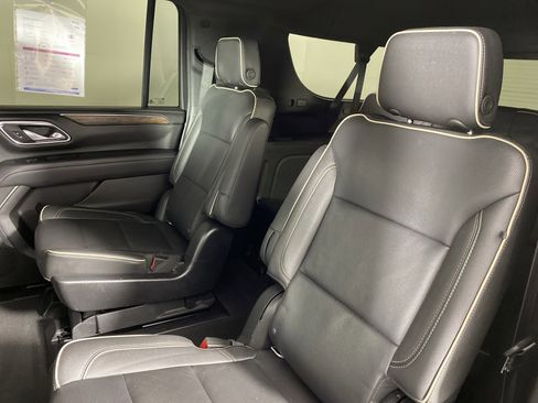 Used 2022 Chevrolet Suburban Premier image 32