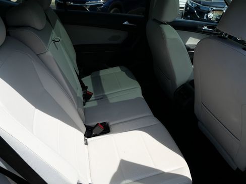 Used 2019 Volkswagen Tiguan SE w/ Panoramic Sunroof Package AWD/4WD image 23