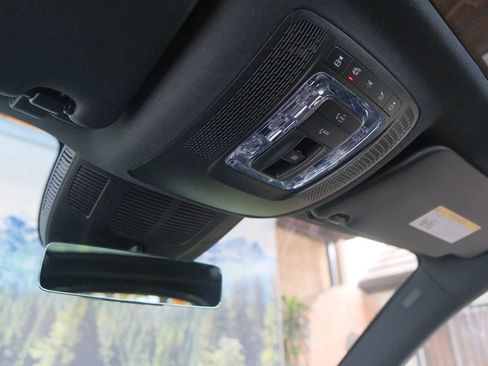 Used 2025 Mercedes-Benz GLE 450e 4MATIC image 30