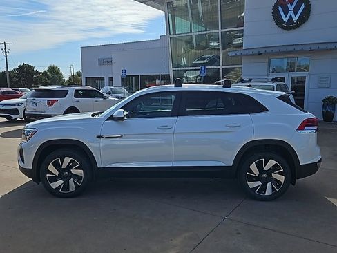 New 2026 Volkswagen Atlas Cross Sport SE image 8