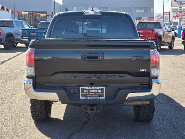 Used 2022 Toyota Tacoma TRD Off-Road AWD/4WD image 4