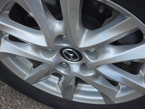 Used 2014 MAZDA MAZDA3 i Touring w/ Technology Package FWD image 12