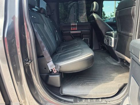 Used 2015 Ford F150 Platinum w/ Equipment Group 701A Luxury AWD/4WD image 19