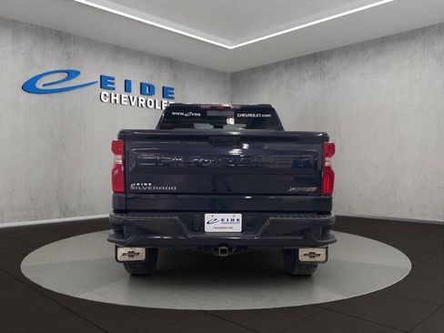 Used 2022 Chevrolet Silverado 1500 ZR2 w/ Technology Package image 4