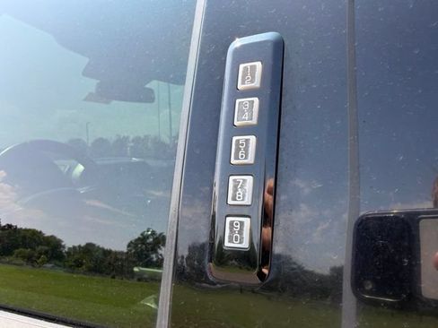 Used 2015 Ford F150 Lariat w/ Equipment Group 501A Mid AWD/4WD image 22