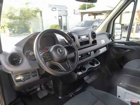 Used 2020 Mercedes-Benz Sprinter 2500 image 16