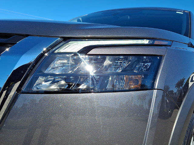 Used 2025 Nissan Pathfinder SV FWD image 9
