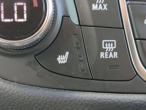 Used 2024 Chevrolet Equinox LT image 27