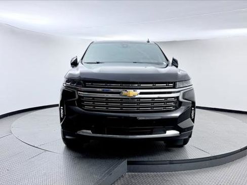Used 2021 Chevrolet Suburban Premier w/ Premium Package AWD/4WD image 14