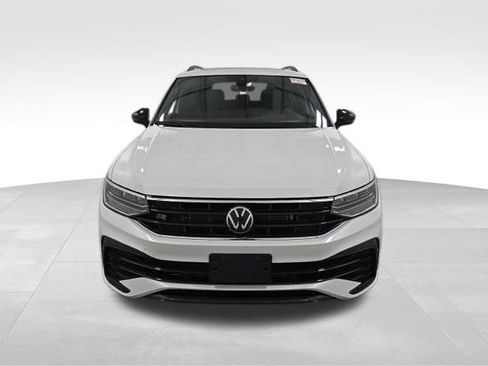 Used 2024 Volkswagen Tiguan SE R-Line AWD/4WD image 2