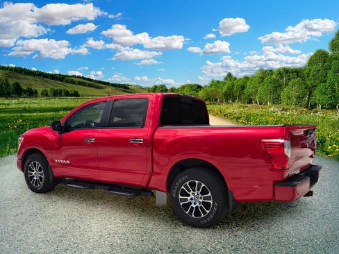 Used 2021 Nissan Titan SV w/ SV Convenience Package RWD image 4