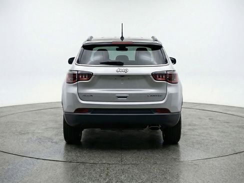 Used 2025 Jeep Compass Limited image 7
