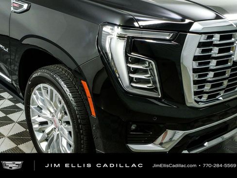 Used 2025 GMC Yukon XL Denali w/ Sun & Power Step Package AWD/4WD image 38