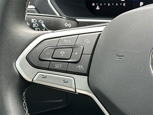 Certified 2023 Volkswagen Tiguan SE w/ Panoramic Sunroof Package image 27