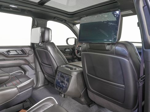 Used 2025 GMC Yukon AT4 Ultimate image 12