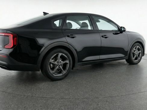 Used 2025 Kia K4 LXS image 9