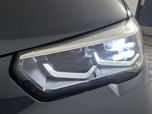 Used 2022 BMW X5 xDrive40i w/ Premium Package AWD/4WD image 13