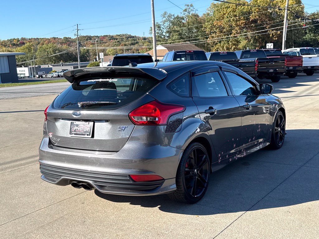 Used 2017 Ford Focus ST w/ Equipment Group 402A FWD image 18