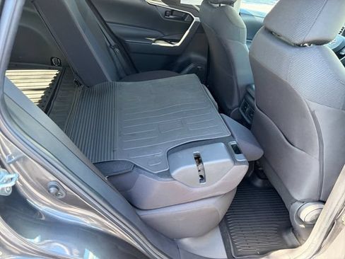 Used 2023 Toyota RAV4 LE AWD/4WD image 9