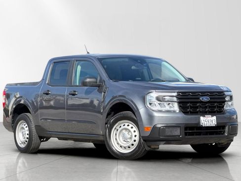 Used 2022 Ford Maverick XL image 1